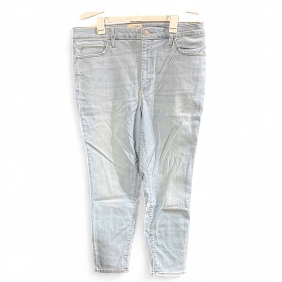 Universal Thread Denim - Size 17S Universal Thread Light Blue High Rise Skinny Jeans